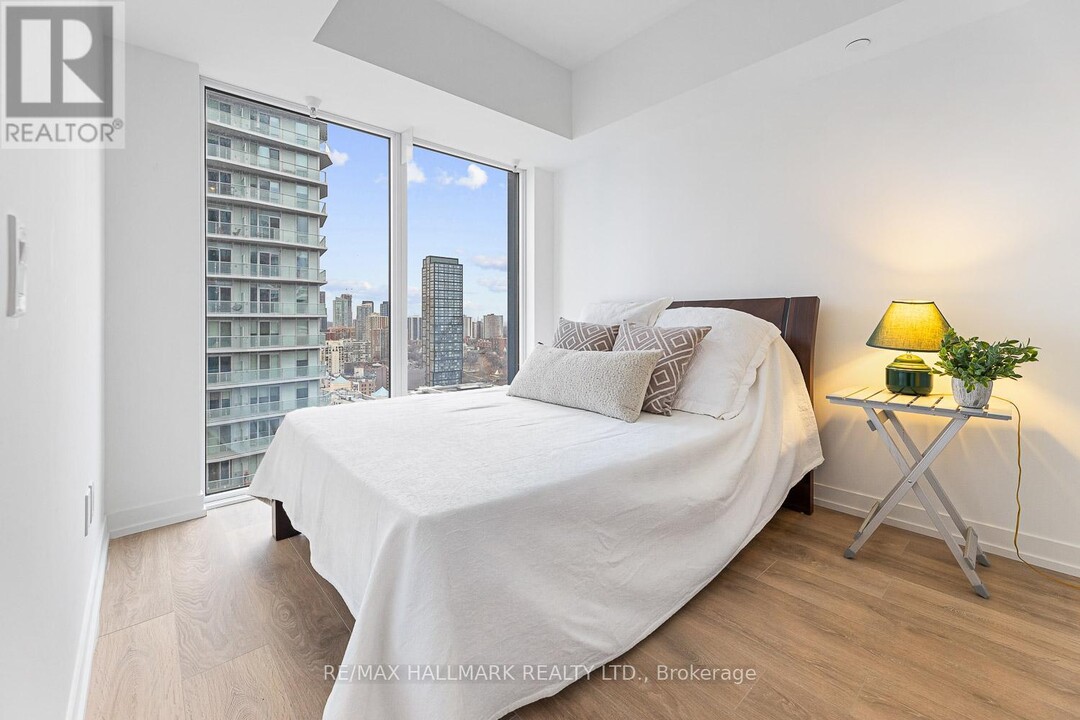 82-3382 Dalhousie St in Toronto, ON - Building Photo