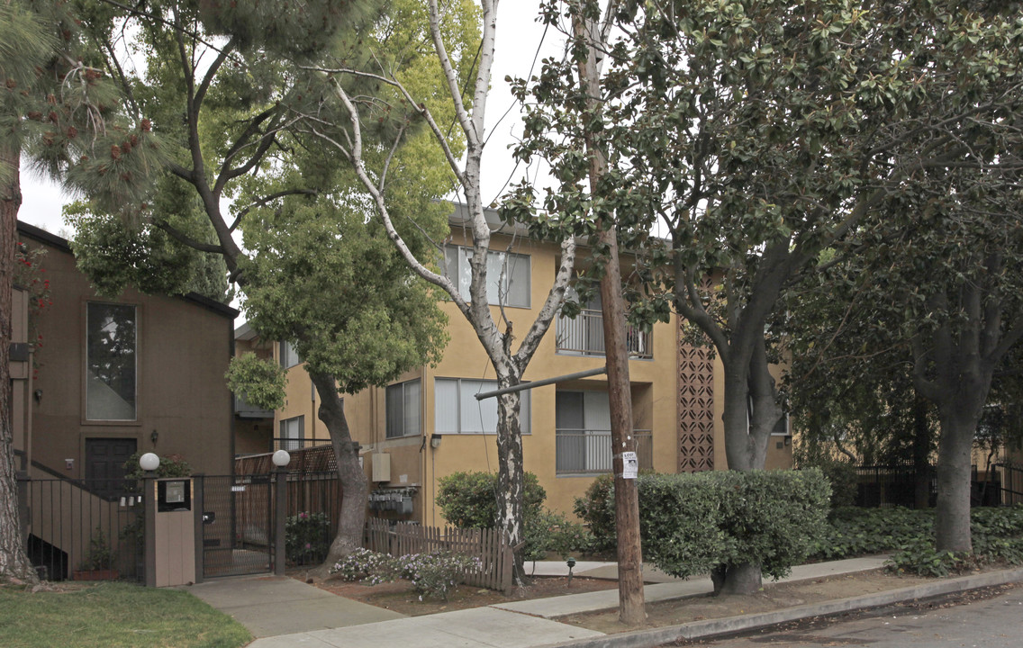 Newell Avenue Apartments in Palo Alto, CA - Building Photo