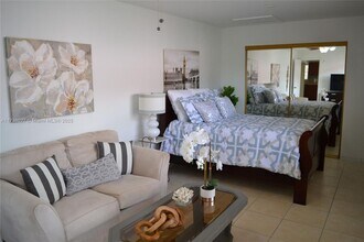 3221 SW 93rd Pl in Miami, FL - Building Photo - Building Photo