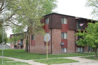 832 Flats in Minden, NE - Building Photo - Other