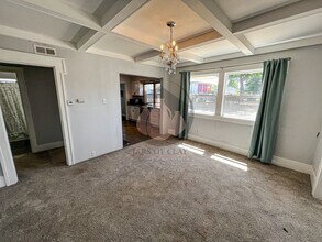 1192 16th St SE in Salem, OR - Building Photo - Building Photo