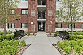 Sterling Park Place Apartments in Sterling Heights, MI - Foto de edificio - Building Photo