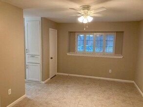 407 Oak Vista Dr in Friendswood, TX - Building Photo - Building Photo