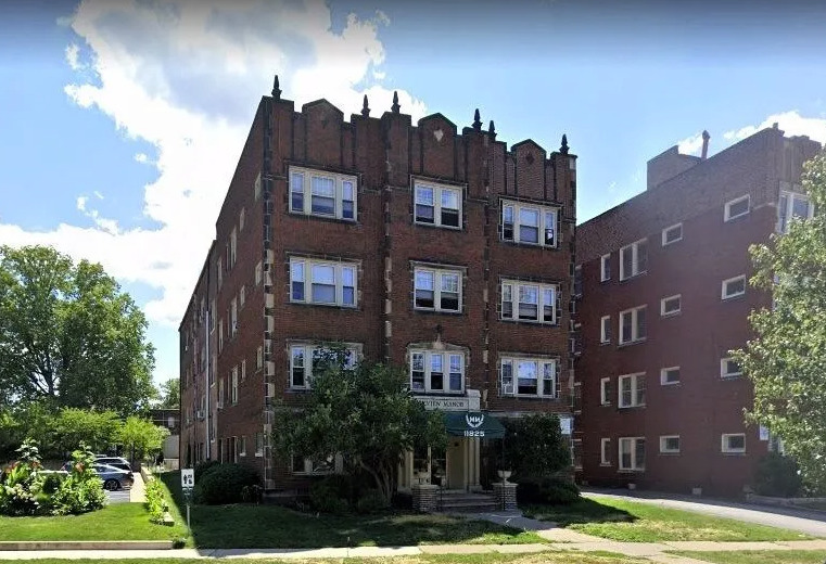 Mayview Pointe in Lakewood, OH - Building Photo