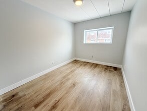 301 Indian Rd S in Sarnia, ON - Building Photo - Building Photo