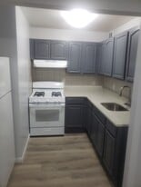 2183 New England Thru, Unit 1 in Bronx, NY - Building Photo