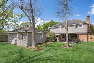 11319 Briar Forest Dr in Houston, TX - Building Photo - Building Photo
