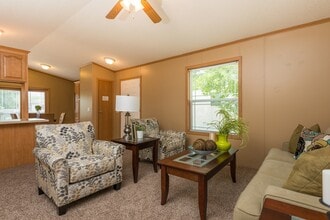 Rambush Estates in Burnsville, MN - Foto de edificio - Building Photo