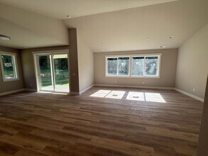 9423 McKenna Falls Rd W in Bremerton, WA - Building Photo - Building Photo