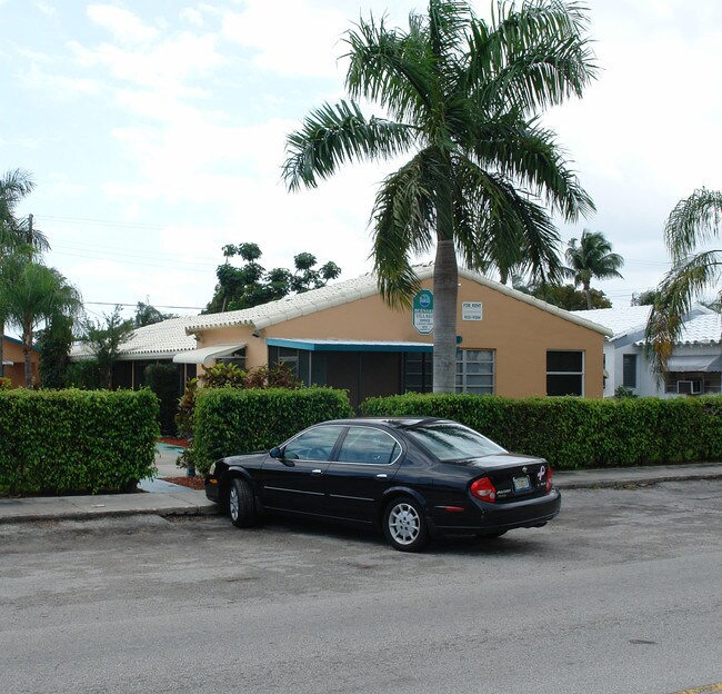 1832 Taft St in Hollywood, FL - Building Photo - Building Photo