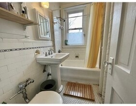 73 Martin St, Unit 37 in Cambridge, MA - Foto de edificio - Building Photo