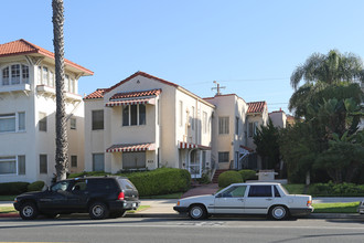 933 Ocean Ave in Santa Monica, CA - Building Photo - Primary Photo