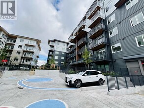 723 Grover Ave in Coquitlam, BC - Building Photo - Building Photo