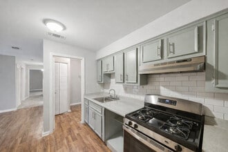 Jackson Brown Courts in Stone Mountain, GA - Building Photo - Building Photo