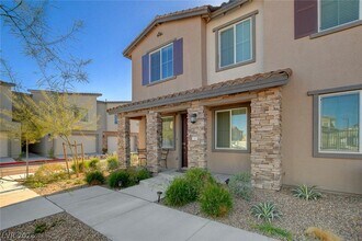 7320 N Decatur Blvd in Las Vegas, NV - Building Photo - Building Photo