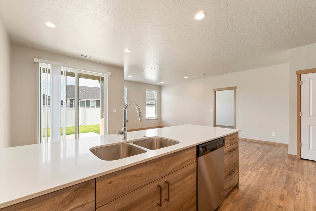 Majestic Villas in Rathdrum, ID - Building Photo