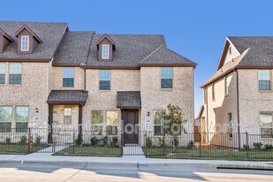6000 Bursey Rd in Watauga, TX - Building Photo