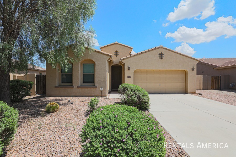 2529 E Dulcinea Trail in Casa Grande, AZ - Building Photo