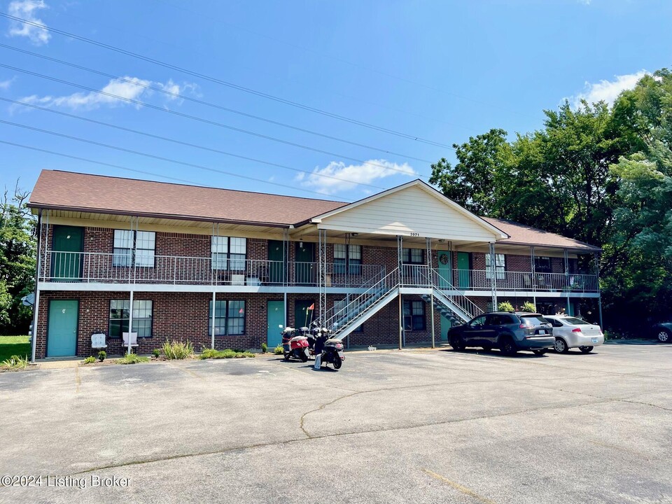 3971 Scenic Trail in Hebron Estates, KY - Building Photo