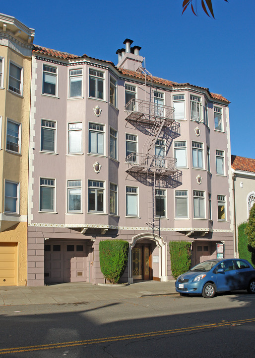 125 Cervantes Blvd in San Francisco, CA - Foto de edificio
