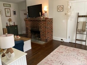 40 Perry Ave in Bayville, NY - Building Photo - Building Photo