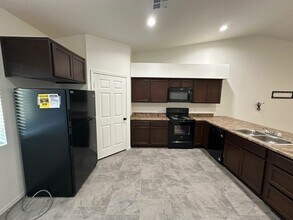 7357 E 36th Pl in Yuma, AZ - Building Photo - Building Photo