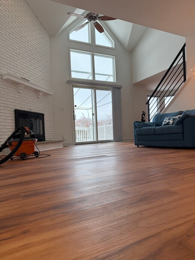 140 Niagara Shore Dr in Tonawanda, NY - Foto de edificio - Building Photo