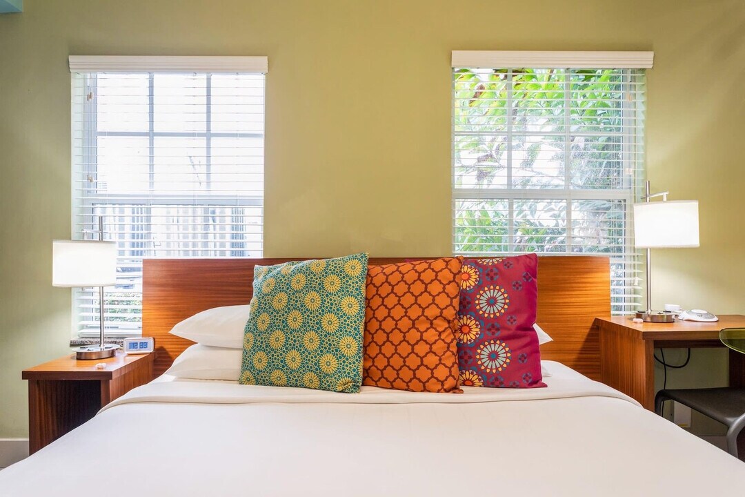 405 Española Wy in Miami Beach, FL - Building Photo