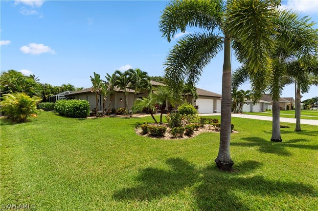 3425 SE 4th Ave in Cape Coral, FL - Foto de edificio - Building Photo