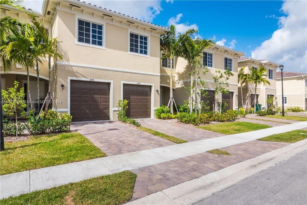 2764 SW 81st Terrace in Miramar, FL - Building Photo