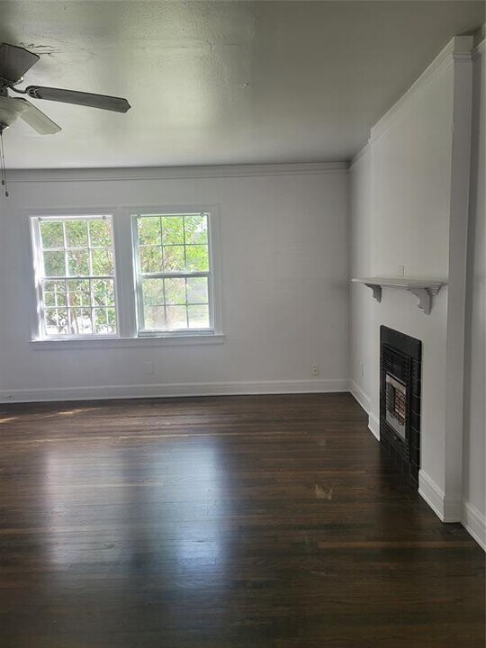 5622 Chartres St in Houston, TX - Foto de edificio