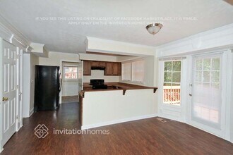 6959 Whispering Oaks Ct in Stone Mountain, GA - Building Photo - Building Photo