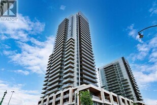 27 McMahon Dr in Toronto, ON - Building Photo