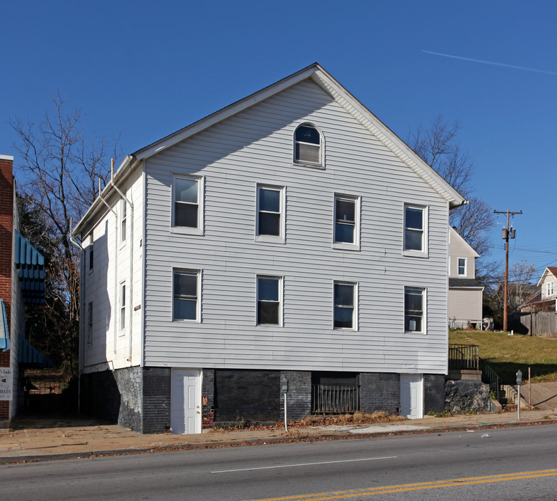 5208-5214 Belair Rd in Baltimore, MD - Building Photo