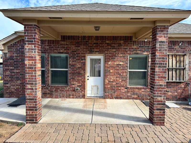 18613 Ochoa Dr in Edmond, OK - Building Photo