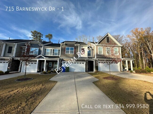 715 Barneswyck Dr in Fuquay Varina, NC - Foto de edificio - Building Photo