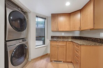 410 W Roy St in Seattle, WA - Building Photo - Building Photo