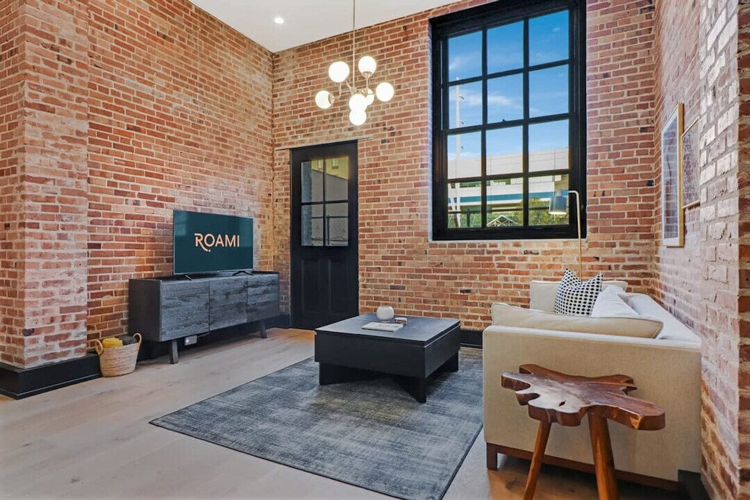 1148 S Peters St in New Orleans, LA - Foto de edificio