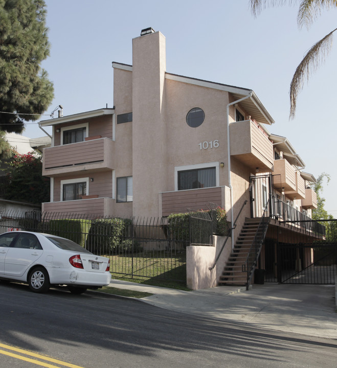 1016 Sanborn Ave in Los Angeles, CA - Foto de edificio