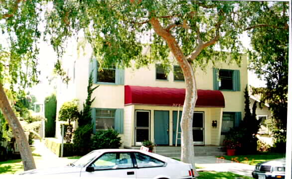 341 Coronado Ave in Long Beach, CA - Foto de edificio - Building Photo