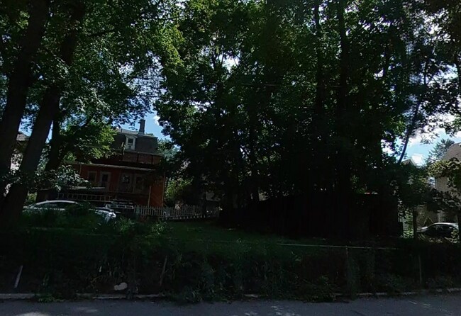 property at 27R Albion St