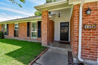 154 Squires Bend in Stafford, TX - Building Photo - Building Photo