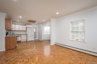 9 Harrison Ave in Hicksville, NY - Building Photo - Building Photo