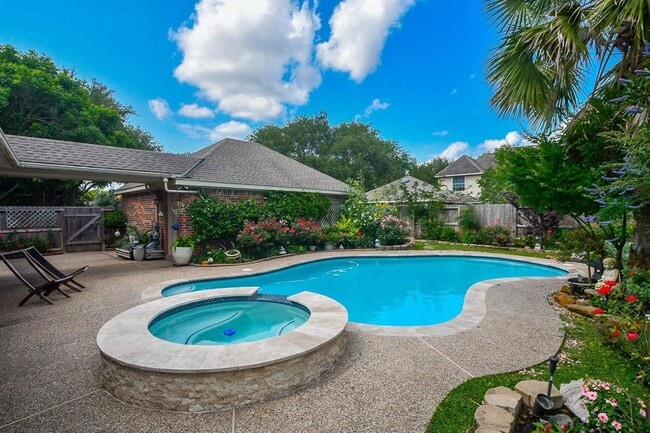 7103 Adobe Meadows Ct