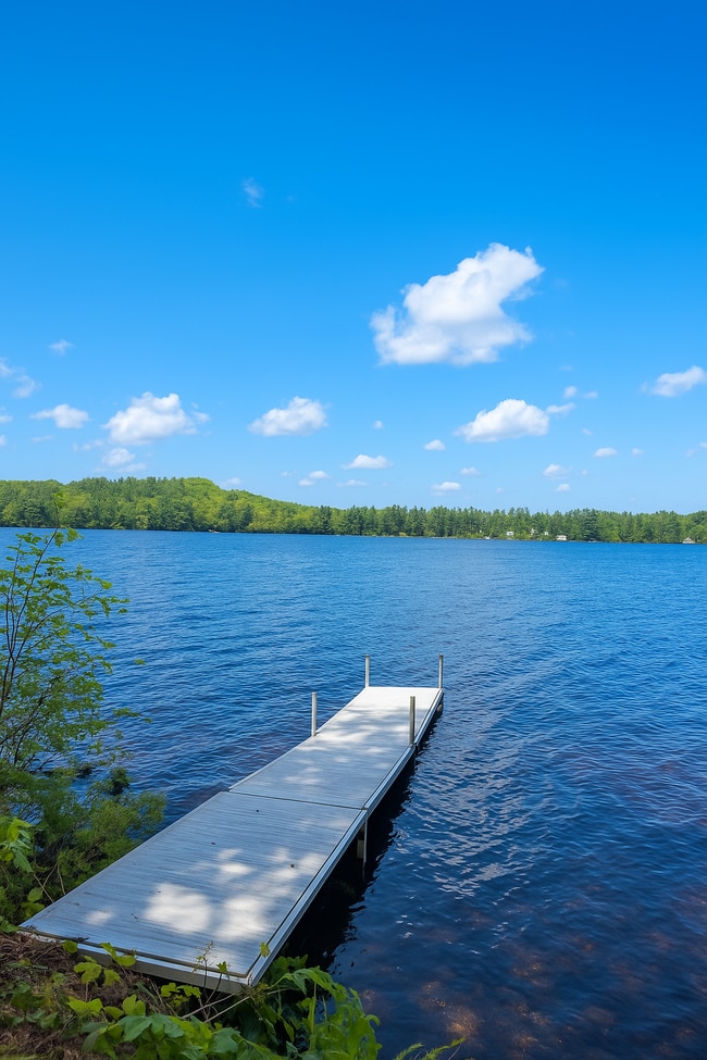 189 N High St in Bridgton, ME - Foto de edificio - Building Photo