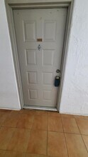 721 N Pine Island Rd in Plantation, FL - Building Photo - Building Photo