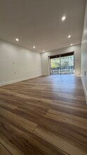 11217 SW 88th St, Unit C202 in Miami, FL - Foto de edificio - Building Photo