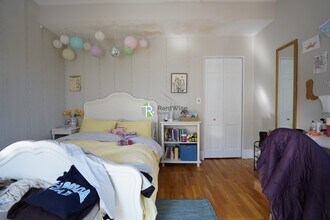 27 Emery St, Unit 2 in Medford, MA - Foto de edificio - Building Photo