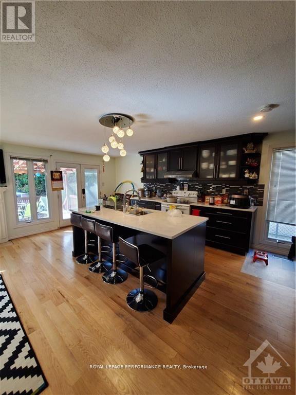 1064 Alenmede Crescent in Ottawa, ON - Building Photo - Building Photo