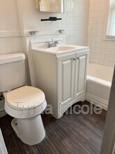 21604 Moross Rd in Grosse Pointe, MI - Building Photo - Building Photo